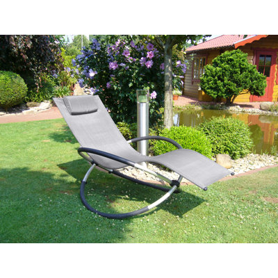 Gartenschaukelstuhl zum Verlieben